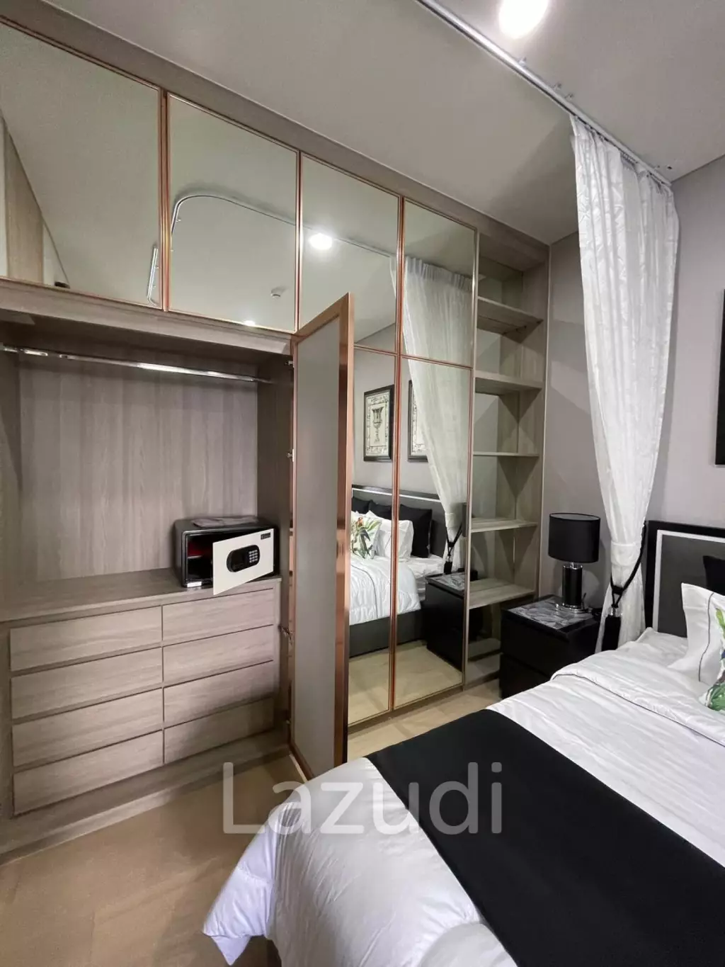 Siamese Exclusive Sukhumvit 42: 3-Bedroom Condo, Fully Furnished, Phra Khanong, Bangkok