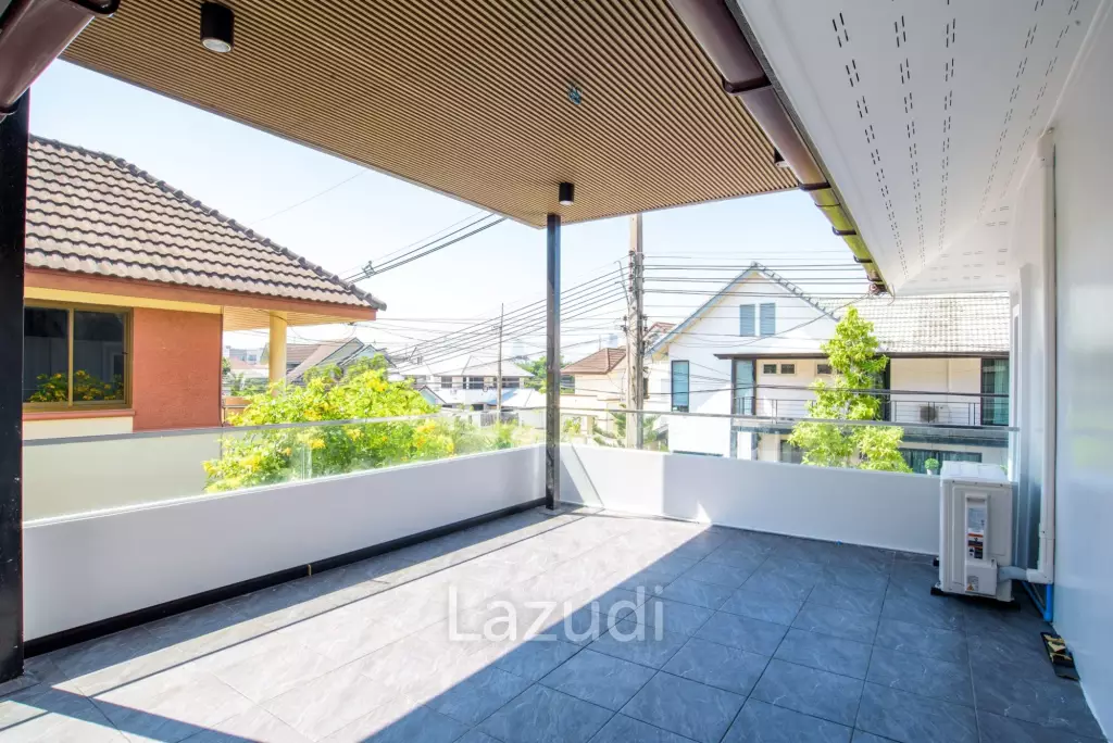 4 Bedrooms 3 Bathrooms 320 SQ.M. Central Park 2 Village