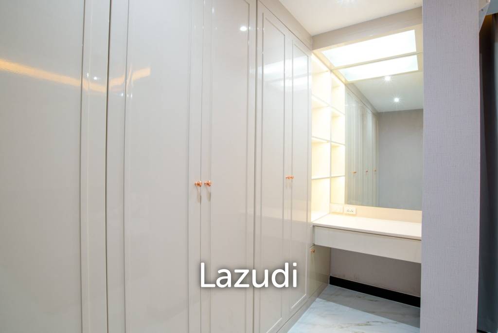 4 Bedrooms 3 Bathrooms 320 SQ.M. Central Park 2 Village
