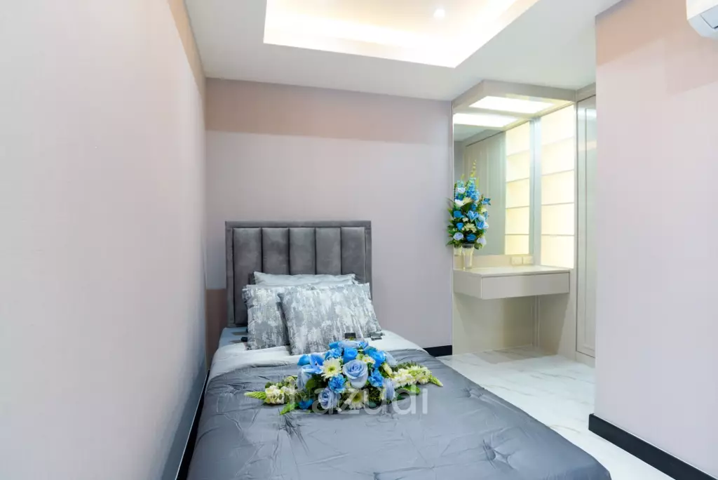 4 Bedrooms 3 Bathrooms 320 SQ.M. Central Park 2 Village