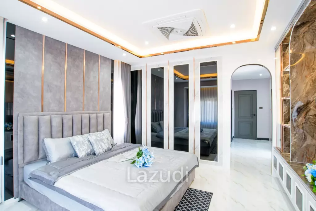 4 Bedrooms 3 Bathrooms 320 SQ.M. Central Park 2 Village