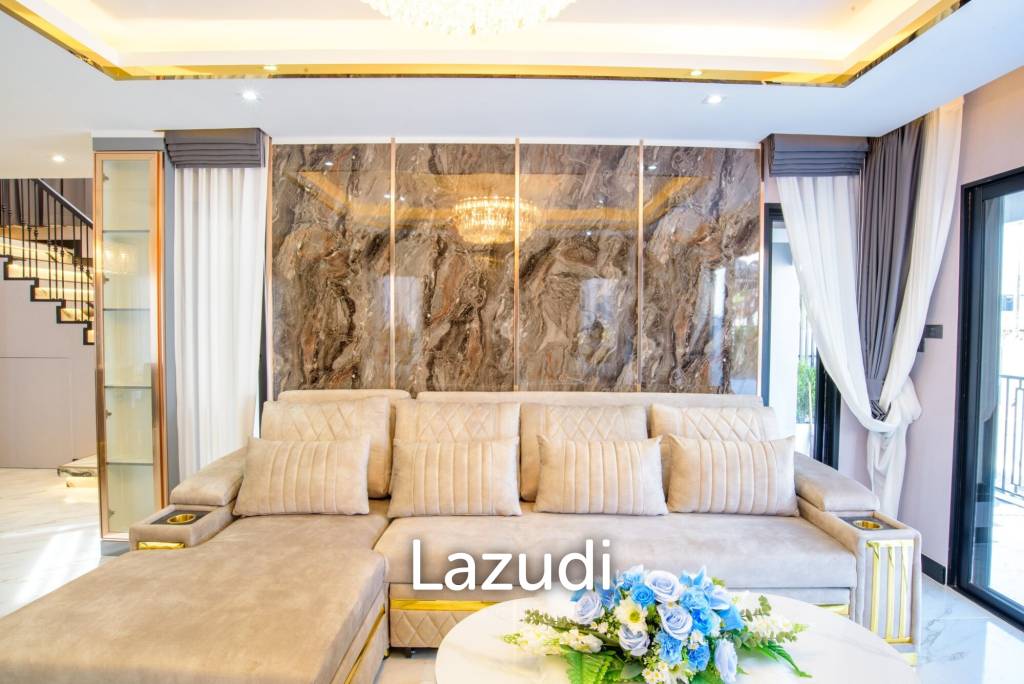 4 Bedrooms 3 Bathrooms 320 SQ.M. Central Park 2 Village