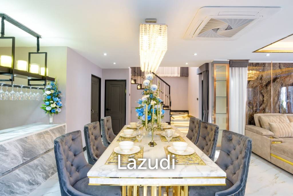 4 Bedrooms 3 Bathrooms 320 SQ.M. Central Park 2 Village