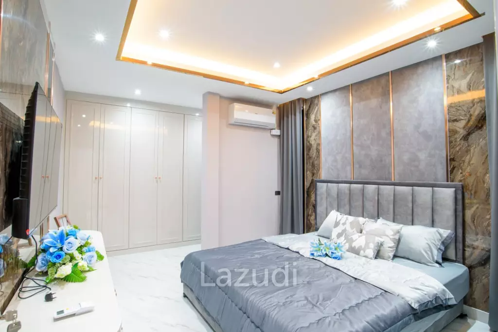4 Bedrooms 3 Bathrooms 320 SQ.M. Central Park 2 Village