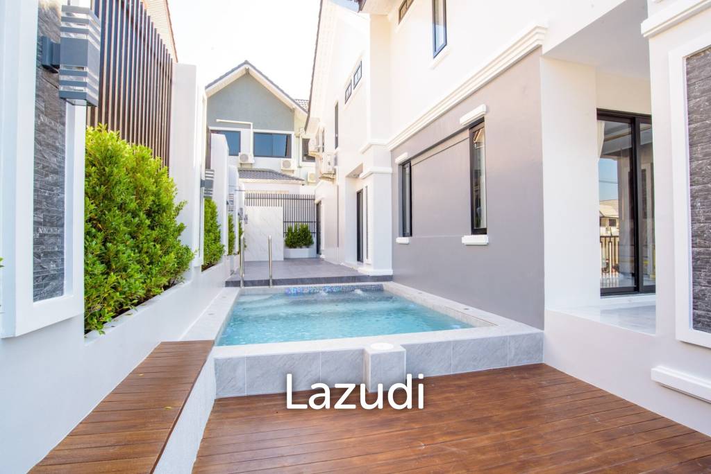 4 Bedrooms 3 Bathrooms 320 SQ.M. Central Park 2 Village