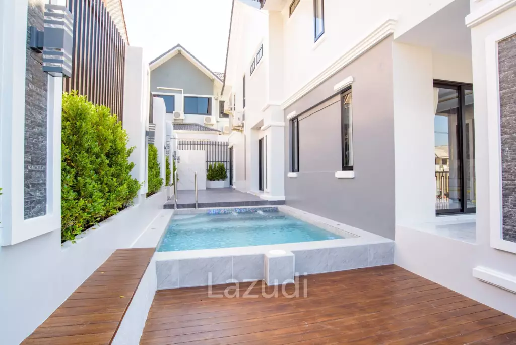 4 Bedrooms 3 Bathrooms 320 SQ.M. Central Park 2 Village