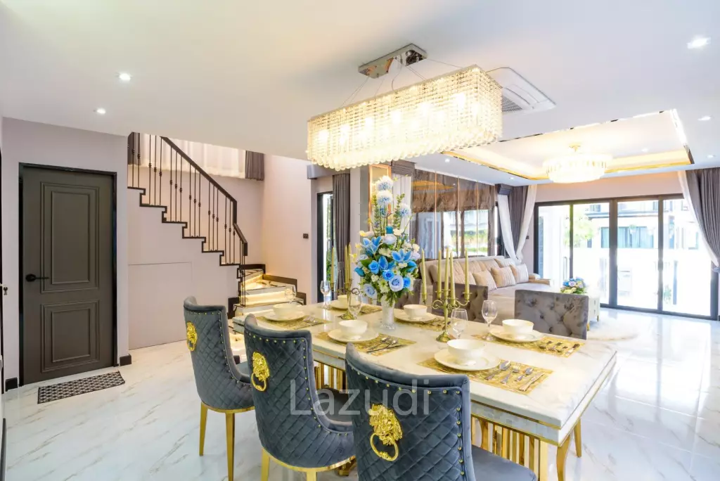 4 Bedrooms 3 Bathrooms 320 SQ.M. Central Park 2 Village