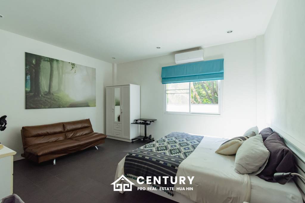 484 ตร.ม 3 เตียง 2 อาบน้ำ วิลล่า For ขาย