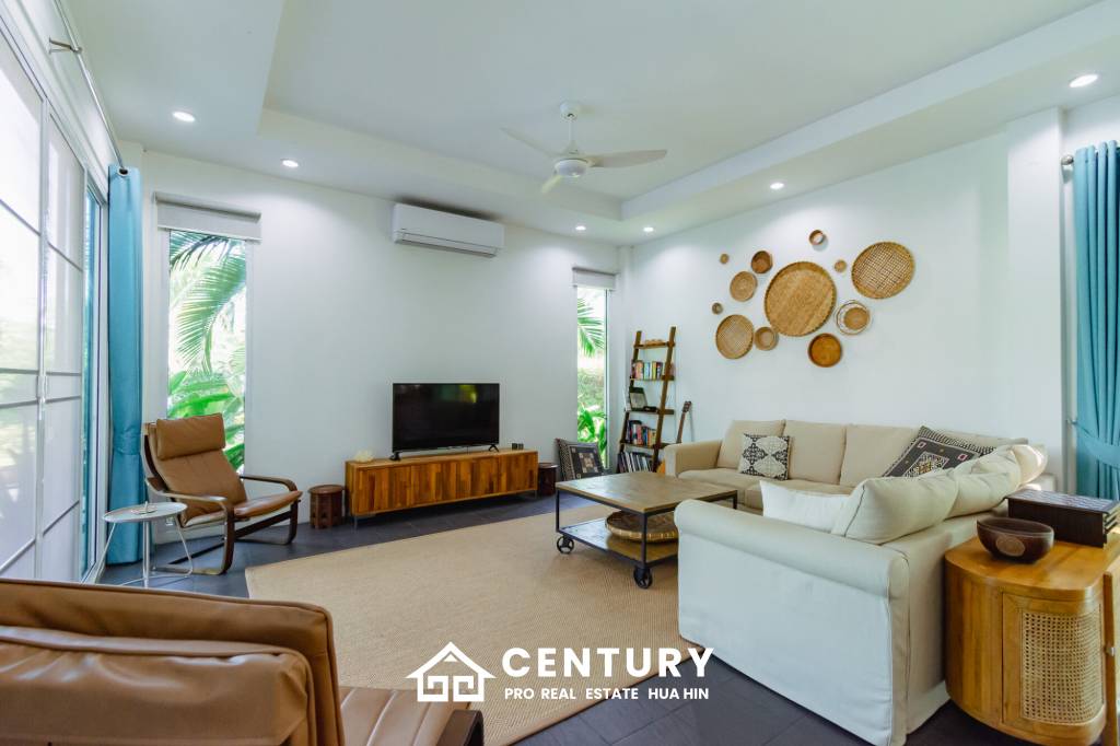 484 ตร.ม 3 เตียง 2 อาบน้ำ วิลล่า For ขาย