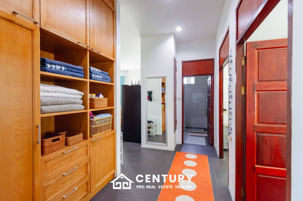 484 ตร.ม 3 เตียง 2 อาบน้ำ วิลล่า For ขาย