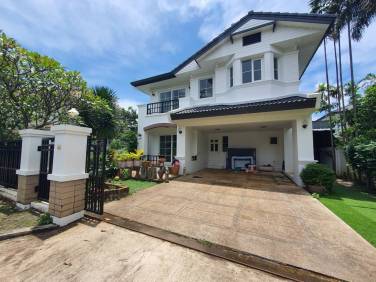 2-Storey 5-Bedroom House for Sale at Land And House Park in Chalong