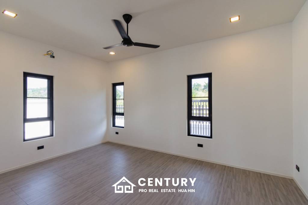 315 ตร.ม 2 เตียง 2 อาบน้ำ วิลล่า For ขาย