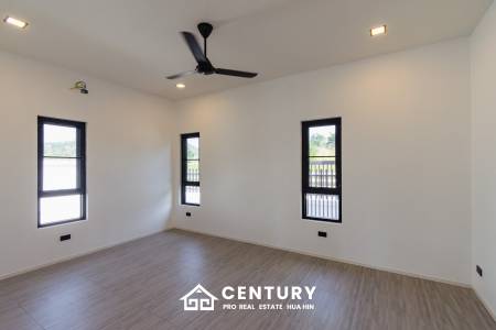 315 ตร.ม 2 เตียง 2 อาบน้ำ วิลล่า For ขาย