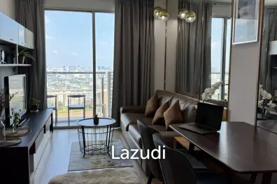 52 sqm high floor 1 bedroom condo in Sky Walk Phra Khanong
