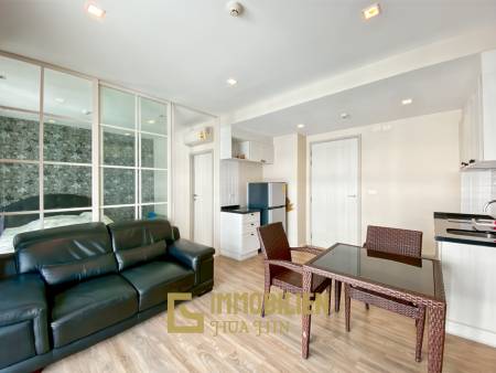 im 5. Stock / voll möbliert / großer Gemeinschaftspool