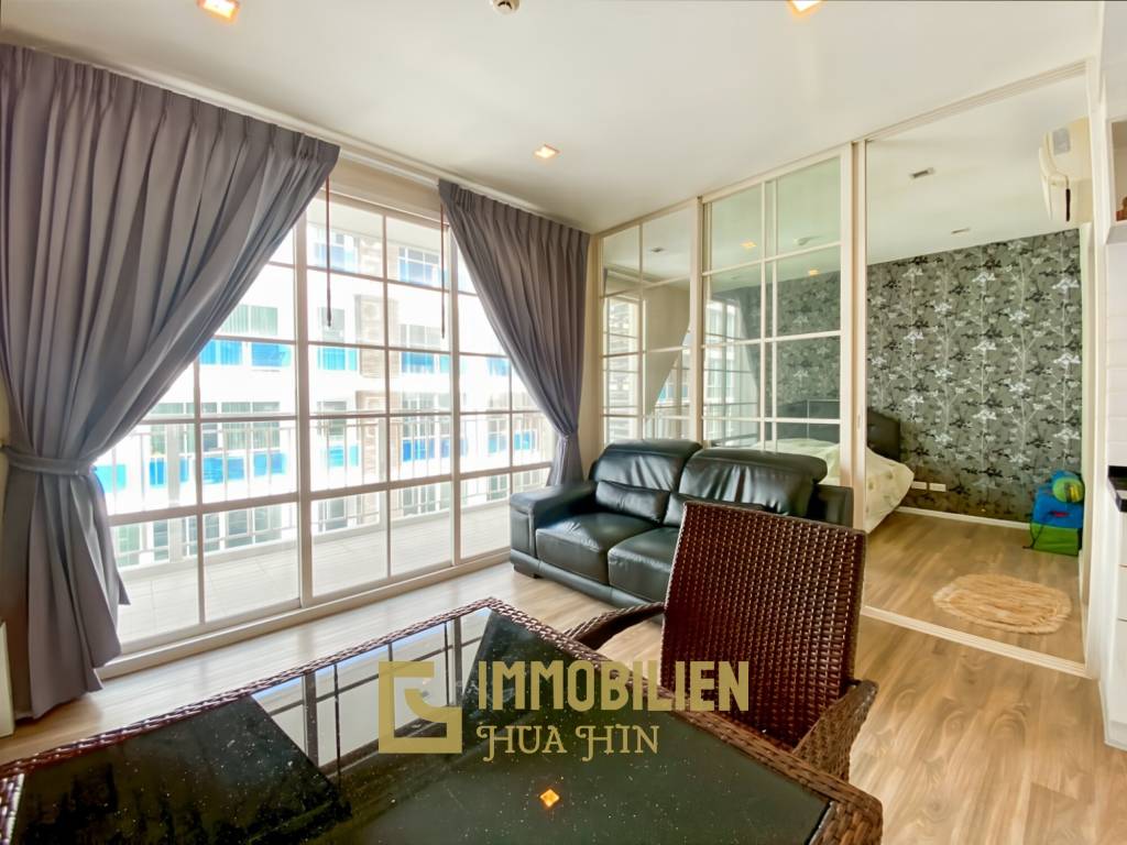 im 5. Stock / voll möbliert / großer Gemeinschaftspool