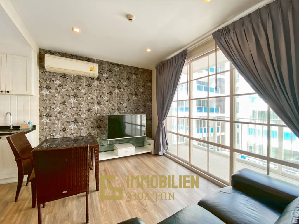 im 5. Stock / voll möbliert / großer Gemeinschaftspool