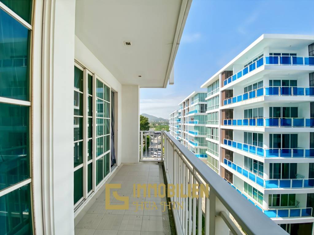 im 5. Stock / voll möbliert / großer Gemeinschaftspool