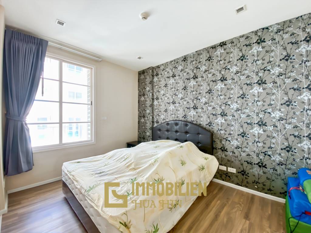 im 5. Stock / voll möbliert / großer Gemeinschaftspool