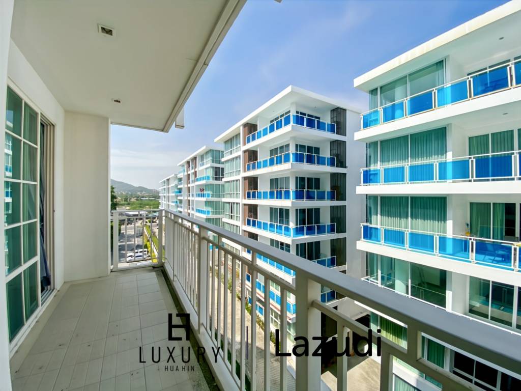 im 5. Stock / voll möbliert / großer Gemeinschaftspool