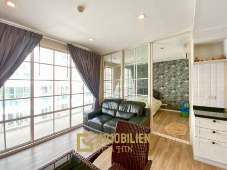 im 5. Stock / voll möbliert / großer Gemeinschaftspool