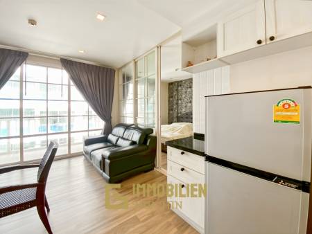 im 5. Stock / voll möbliert / großer Gemeinschaftspool