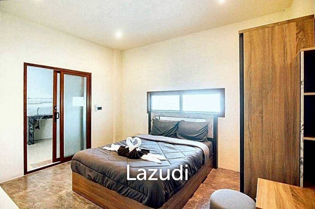 Luxury Pool Villa on Massive Land Plot in Mabprachan