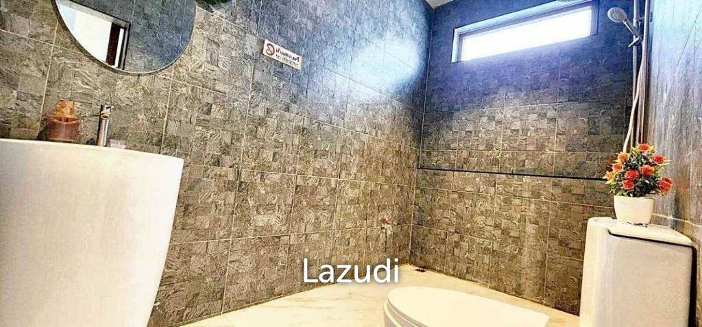 Luxury Pool Villa on Massive Land Plot in Mabprachan