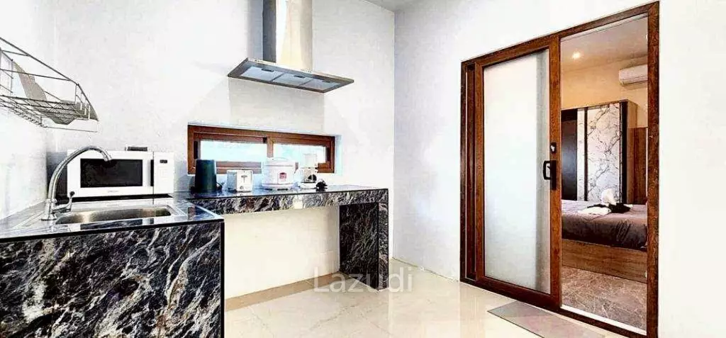 Luxury Pool Villa on Massive Land Plot in Mabprachan