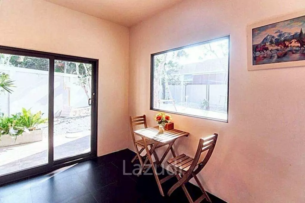 Luxury Pool Villa on Massive Land Plot in Mabprachan