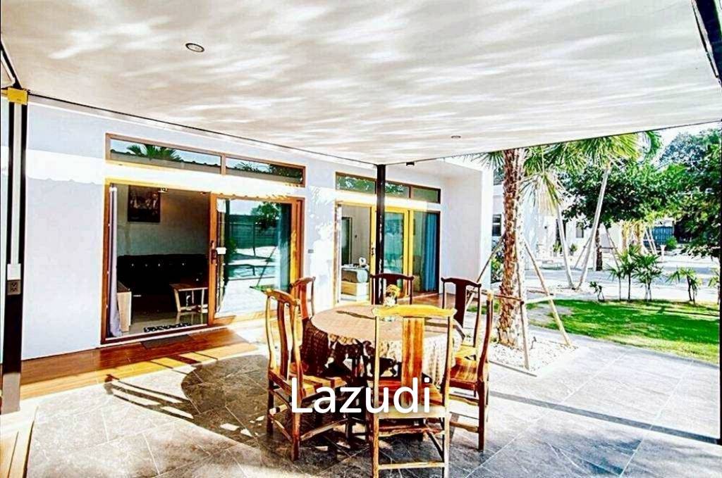 Luxury Pool Villa on Massive Land Plot in Mabprachan