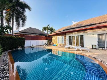 Spacious Single-Storey 3-Bedroom Pool Villa with Private Garden for Sale in Rawai
