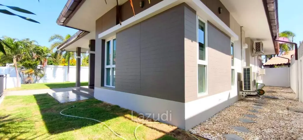 4 Bedroom 3 Bathroom 215 SQ.M. Ban Panalee