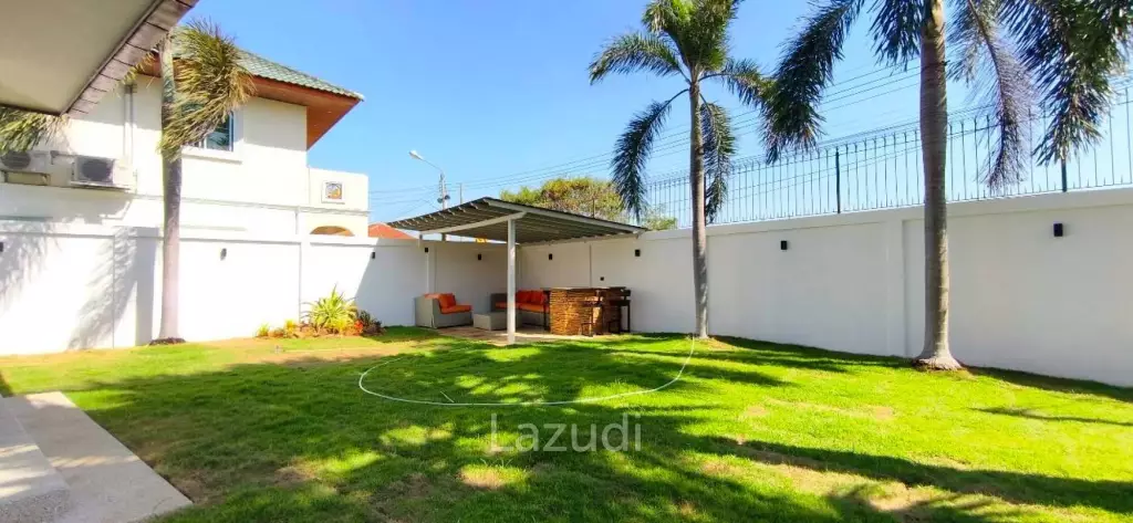4 Bedroom 3 Bathroom 215 SQ.M. Ban Panalee