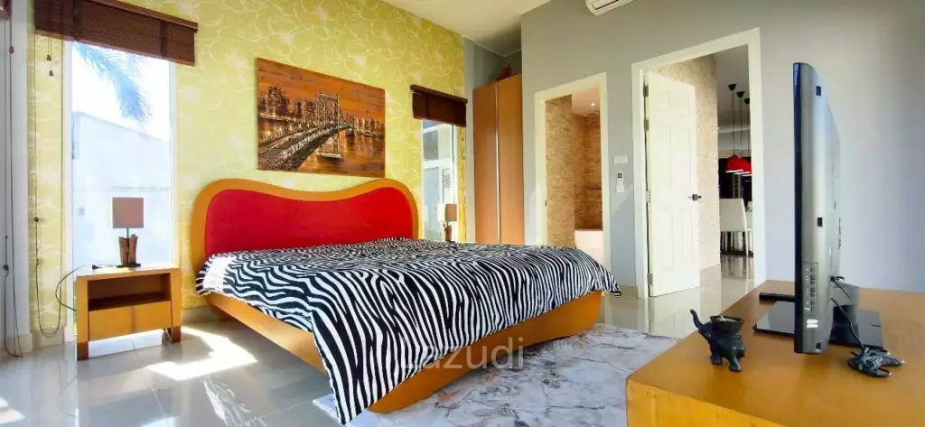 4 Bedroom 3 Bathroom 215 SQ.M. Ban Panalee