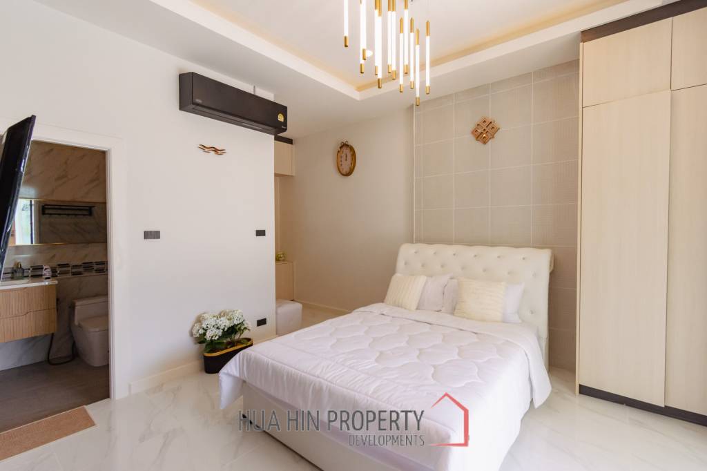 Modern 200 sqm pool villa in Hin Lek Fai Hua Hin