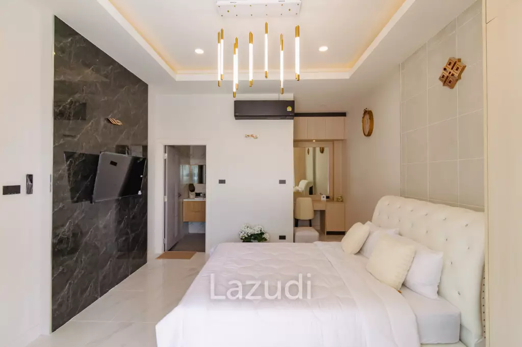 Modern 200 sqm pool villa in Hin Lek Fai Hua Hin
