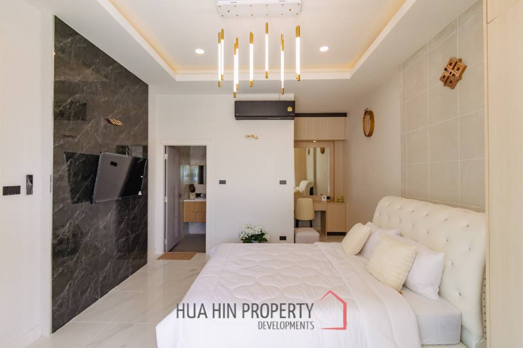Modern 200 sqm pool villa in Hin Lek Fai Hua Hin
