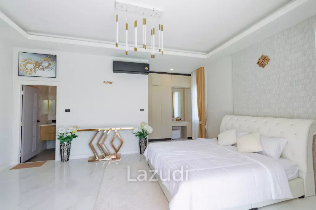 Modern 200 sqm pool villa in Hin Lek Fai Hua Hin