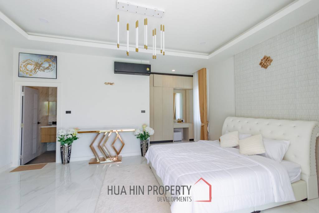 Modern 200 sqm pool villa in Hin Lek Fai Hua Hin