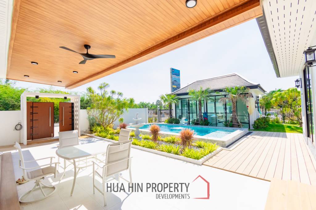 Modern 200 sqm pool villa in Hin Lek Fai Hua Hin