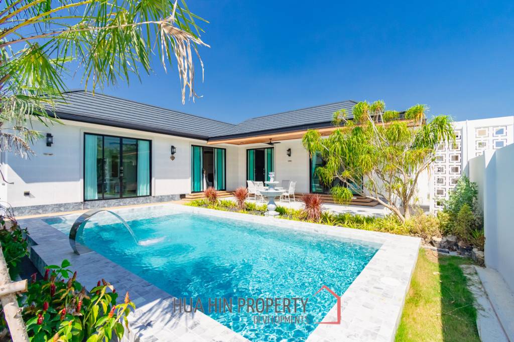 Modern 200 sqm pool villa in Hin Lek Fai Hua Hin