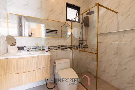 Modern 200 sqm pool villa in Hin Lek Fai Hua Hin