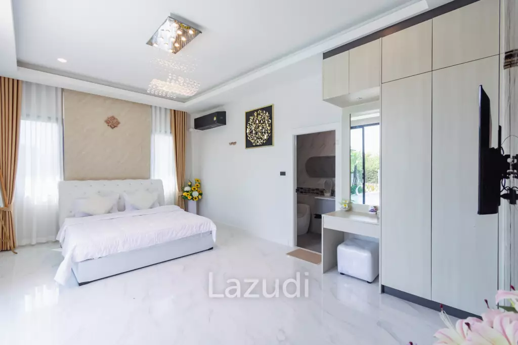Modern 200 sqm pool villa in Hin Lek Fai Hua Hin
