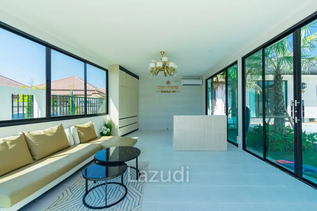 Modern 200 sqm pool villa in Hin Lek Fai Hua Hin