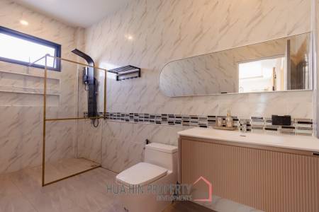 Modern 200 sqm pool villa in Hin Lek Fai Hua Hin