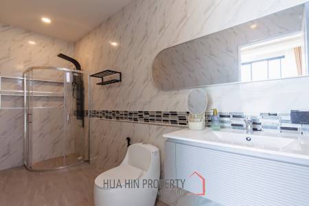 Modern 200 sqm pool villa in Hin Lek Fai Hua Hin