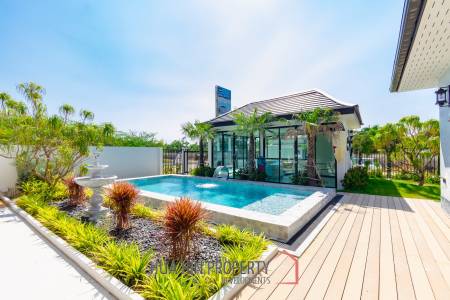 Modern 200 sqm pool villa in Hin Lek Fai Hua Hin