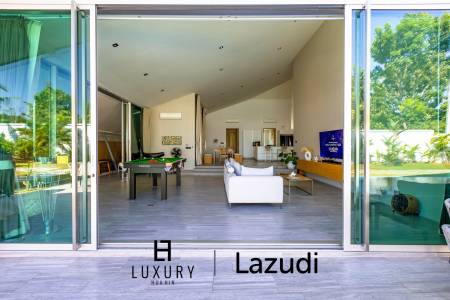 1,796 metro cuadrado 7 ` 7 Baño Villa de Venta