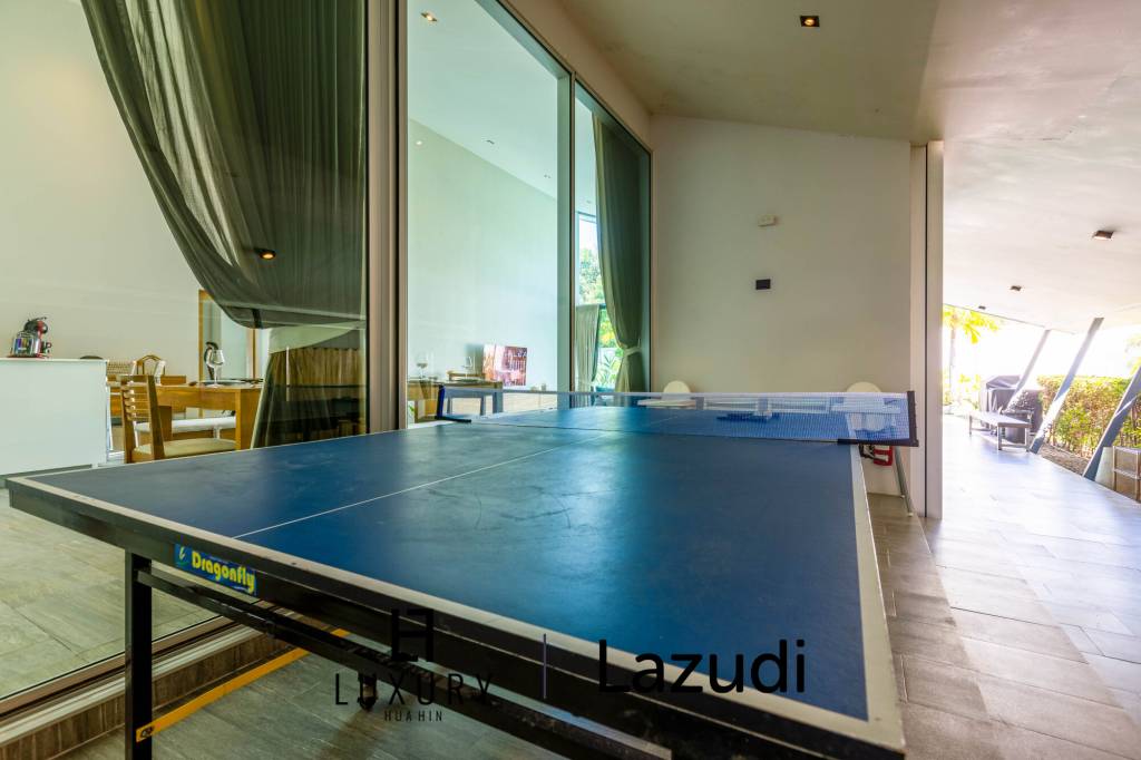 1,796 metro cuadrado 7 ` 7 Baño Villa de Venta